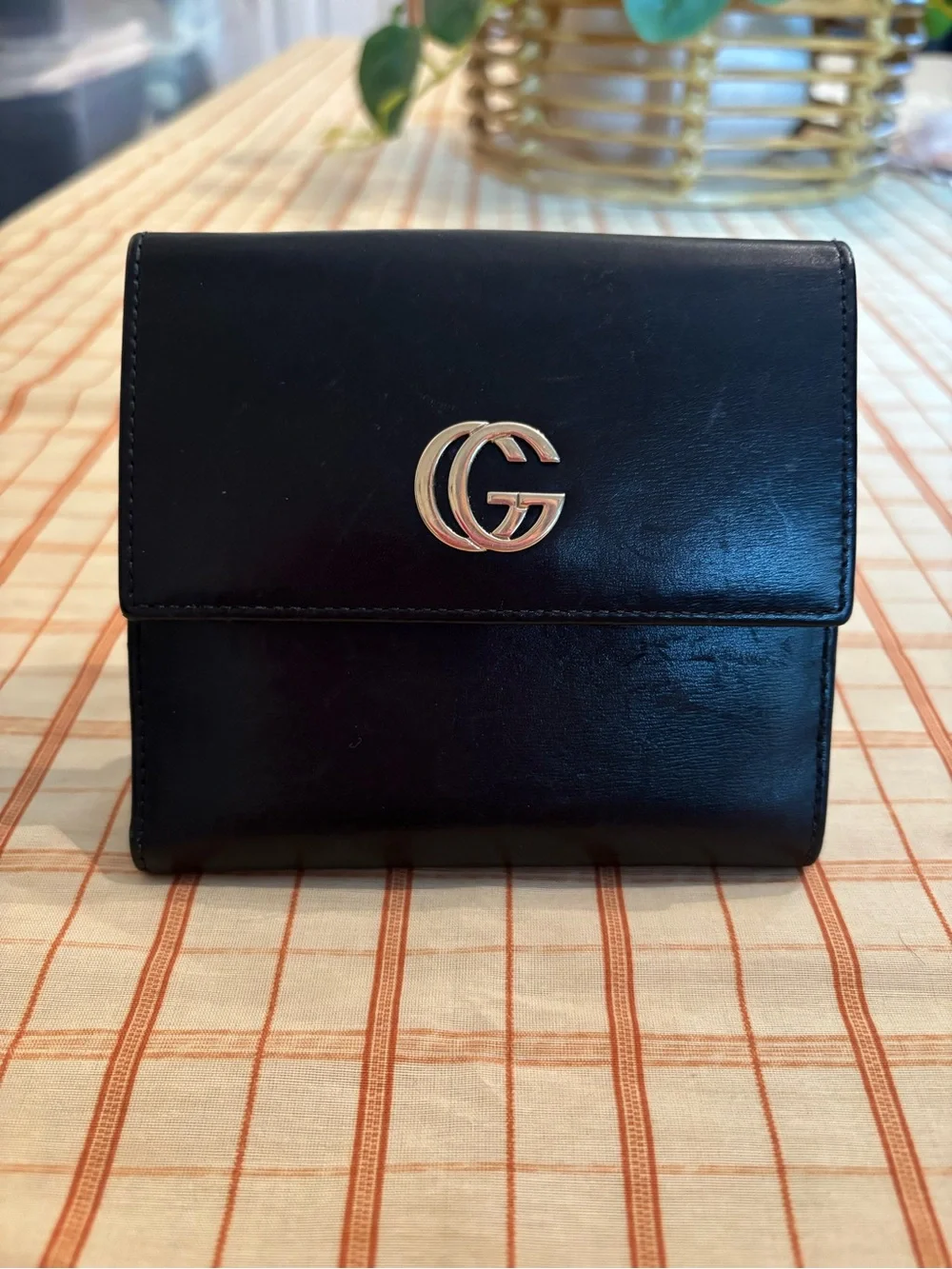 Gucci Black Leather Compact Wallet with Gold Double G with COA! Vintage.